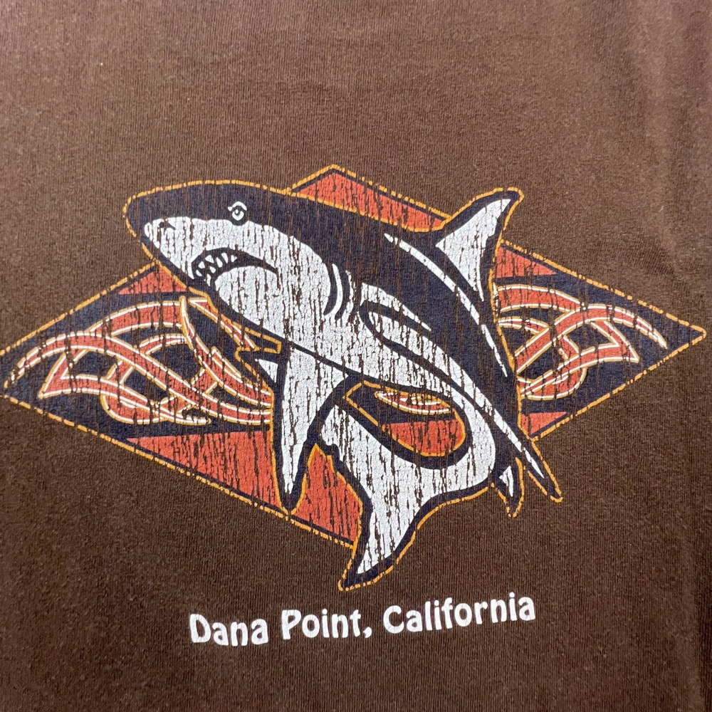 Gildan T-Shirt Mens 2XL Brown Shark Tribal Graphic Ultra Cotton Casual Tee‎